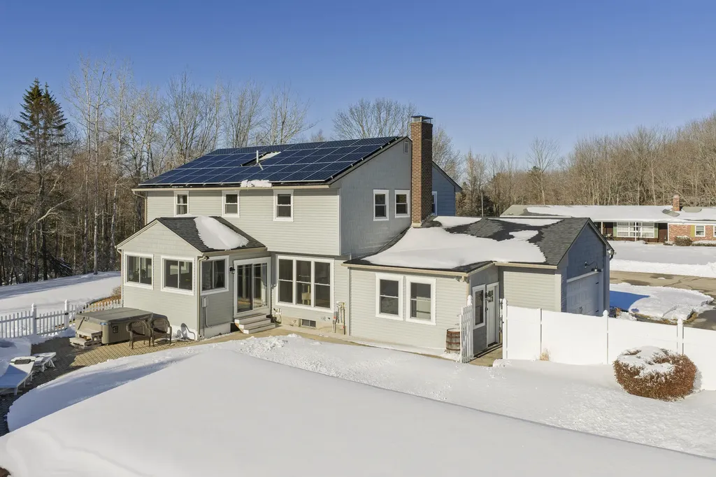 8 Rhonda Drive Scarborough ME 04074