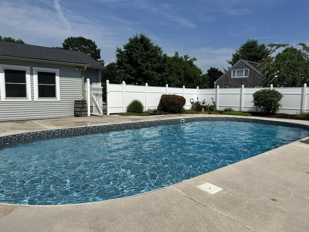8 Rhonda Drive Scarborough ME 04074
