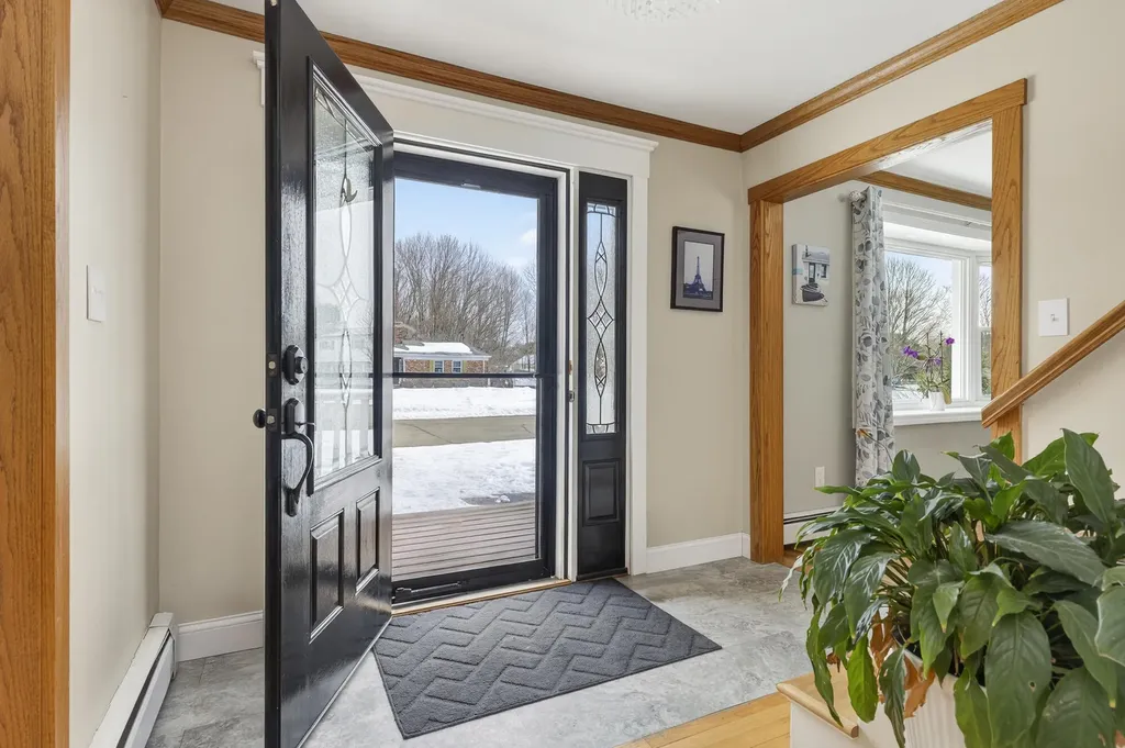 8 Rhonda Drive Scarborough ME 04074