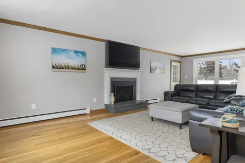 8 Rhonda Drive Scarborough ME 04074