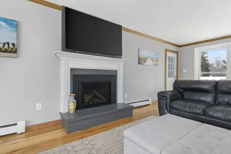8 Rhonda Drive Scarborough ME 04074