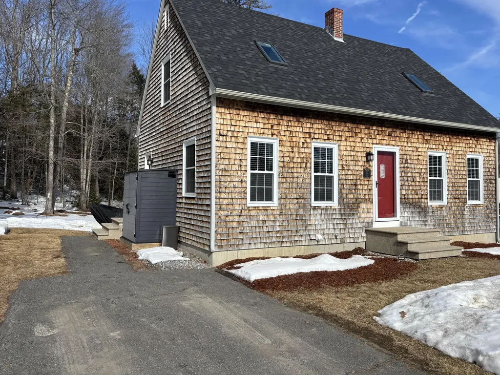 11 Pike Street Lisbon ME 04252