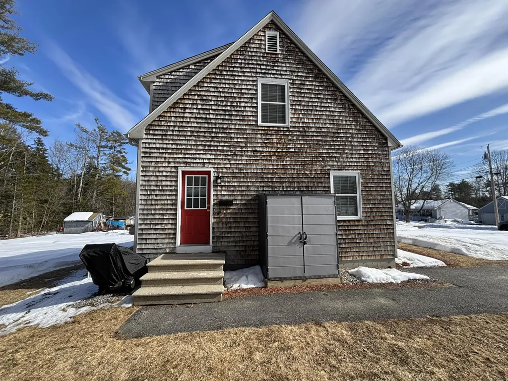 11 Pike Street Lisbon ME 04252