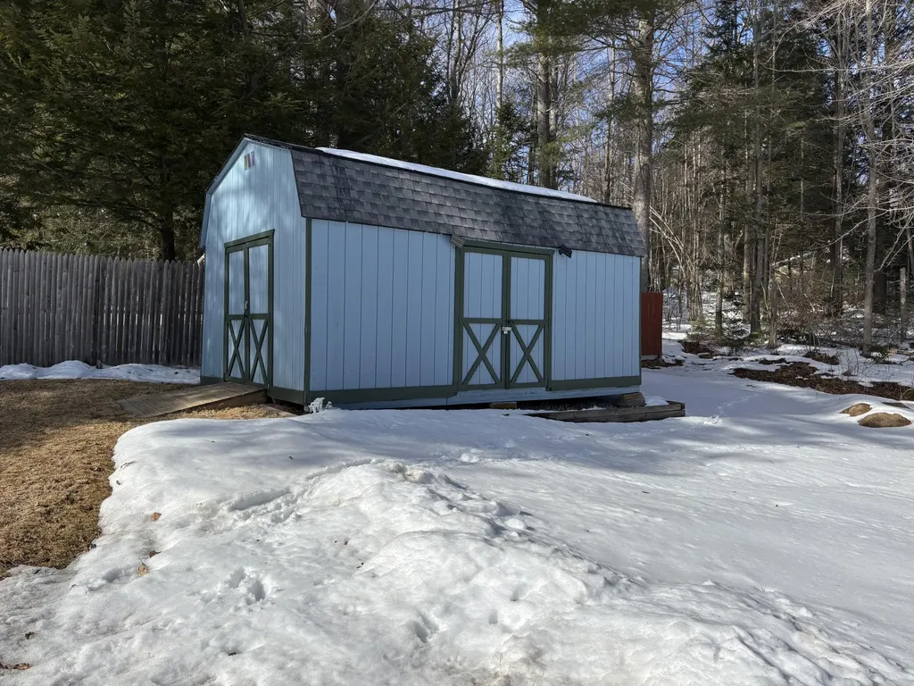 11 Pike Street Lisbon ME 04252