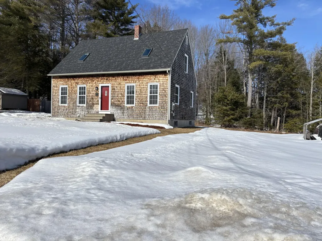 11 Pike Street Lisbon ME 04252