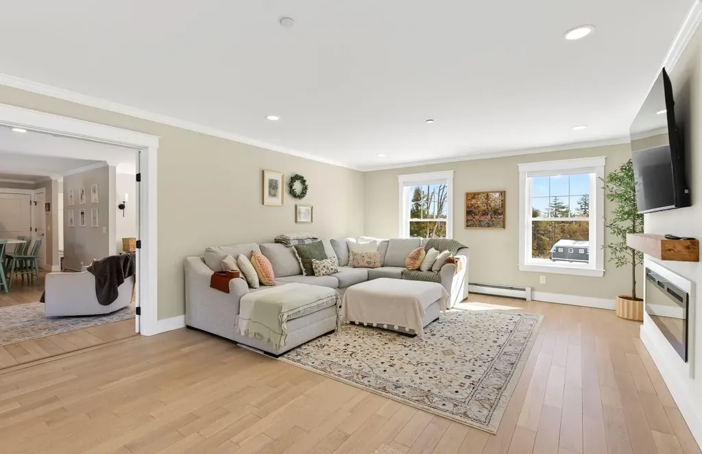 20 Revolution Drive Windham ME 04062