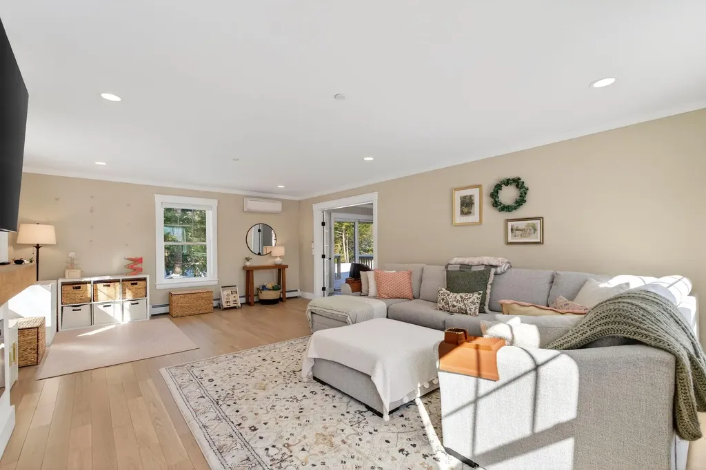 20 Revolution Drive Windham ME 04062