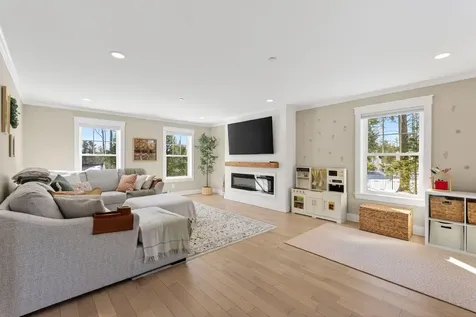 20 Revolution Drive Windham ME 04062