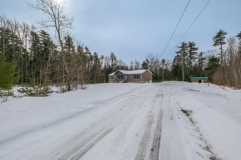 62 Townsend Way Topsham ME 04086