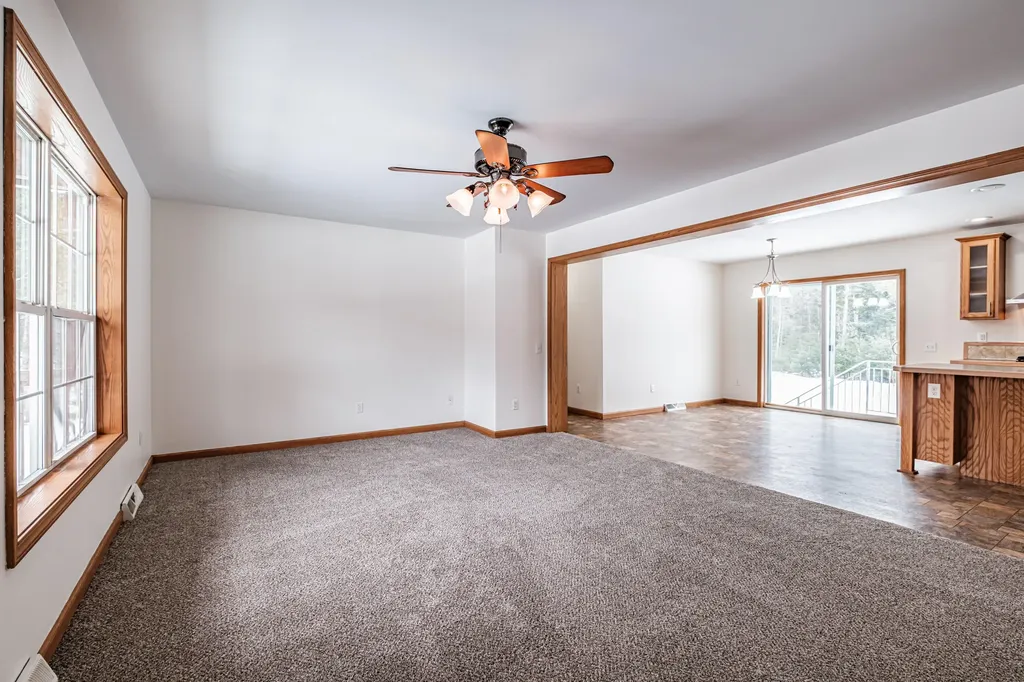 62 Townsend Way Topsham ME 04086