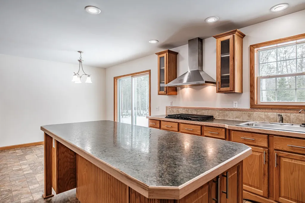 62 Townsend Way Topsham ME 04086