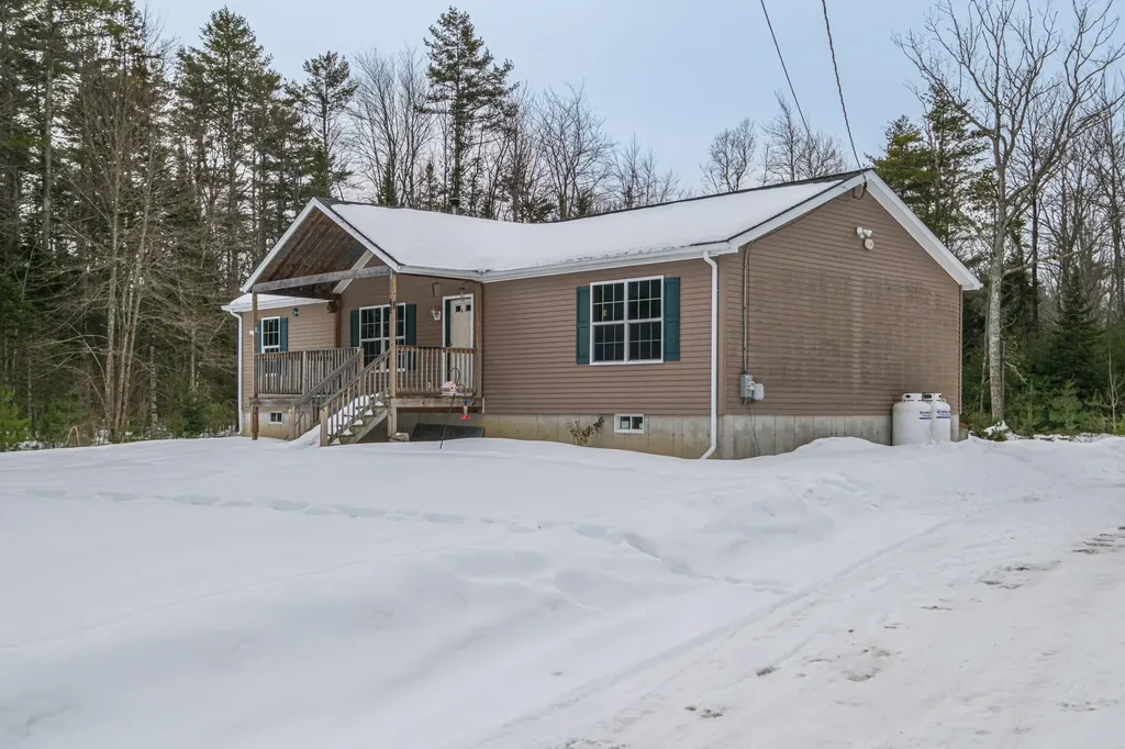 62 Townsend Way Topsham ME 04086