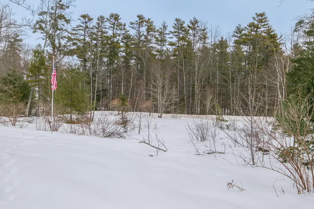 62 Townsend Way Topsham ME 04086