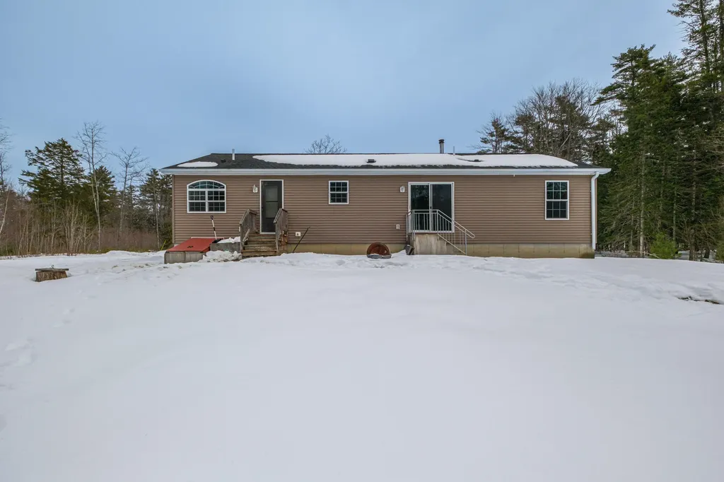 62 Townsend Way Topsham ME 04086