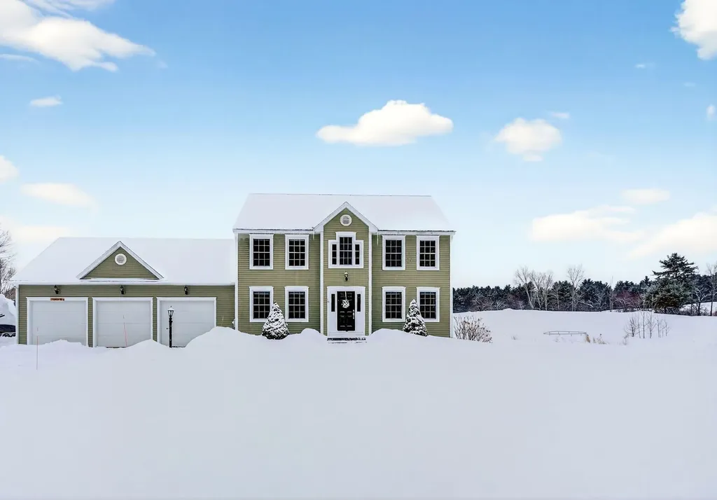 16 Norway Road Gorham ME 04038