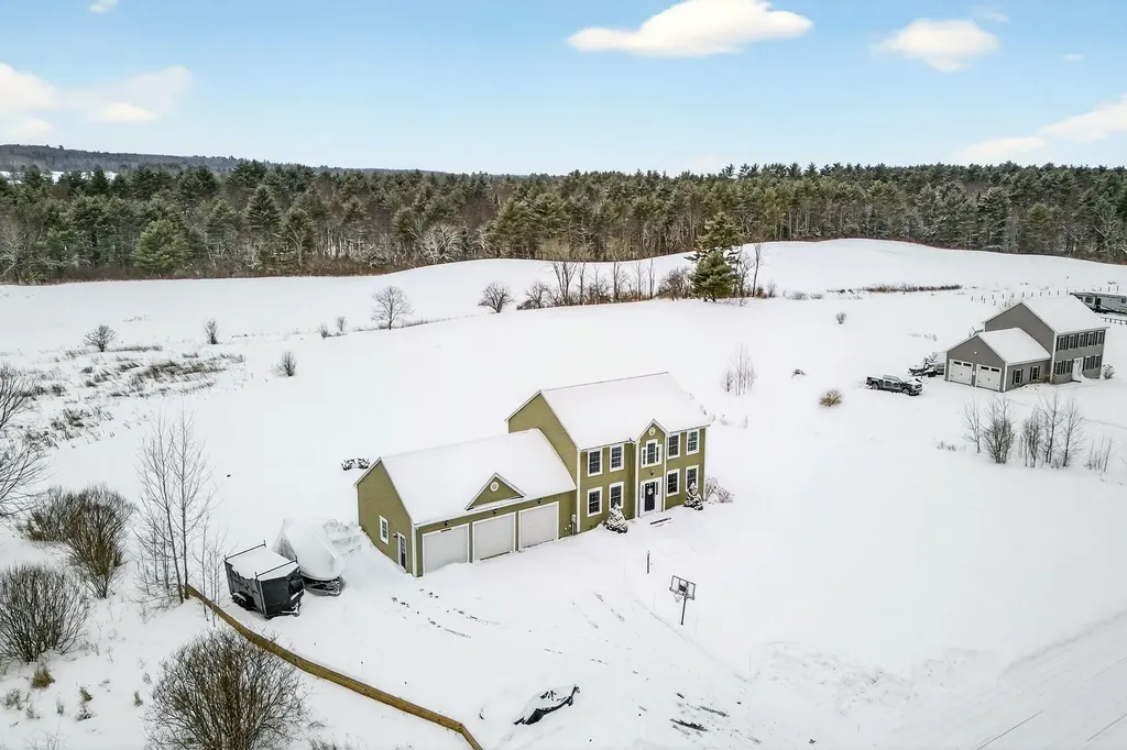 16 Norway Road Gorham ME 04038