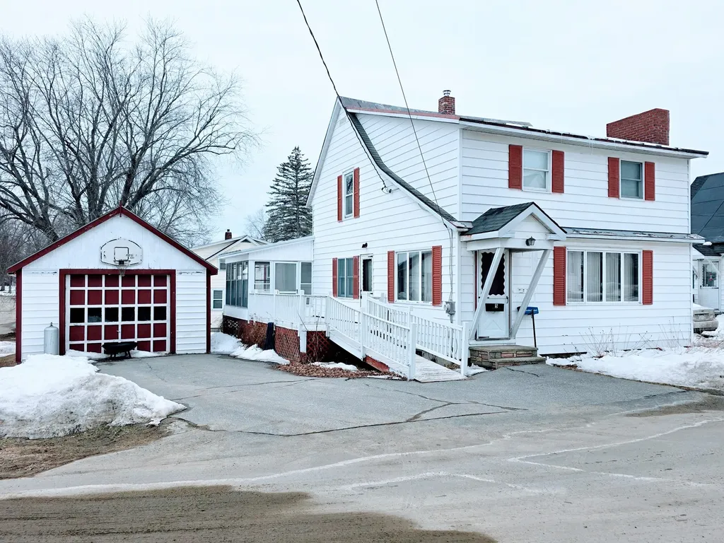 5 Brook Street Fairfield ME 04937