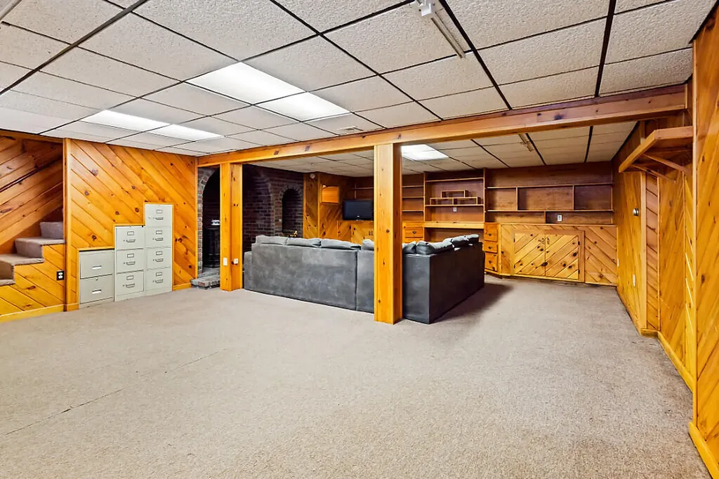 381 W River Road Augusta ME 04330