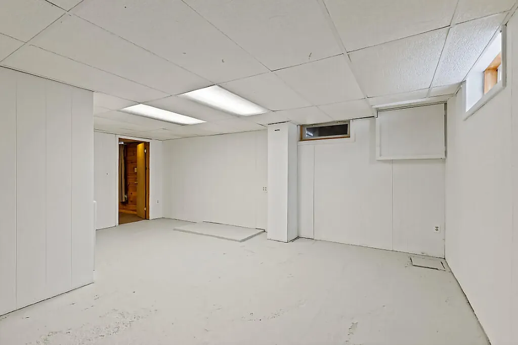 381 W River Road Augusta ME 04330