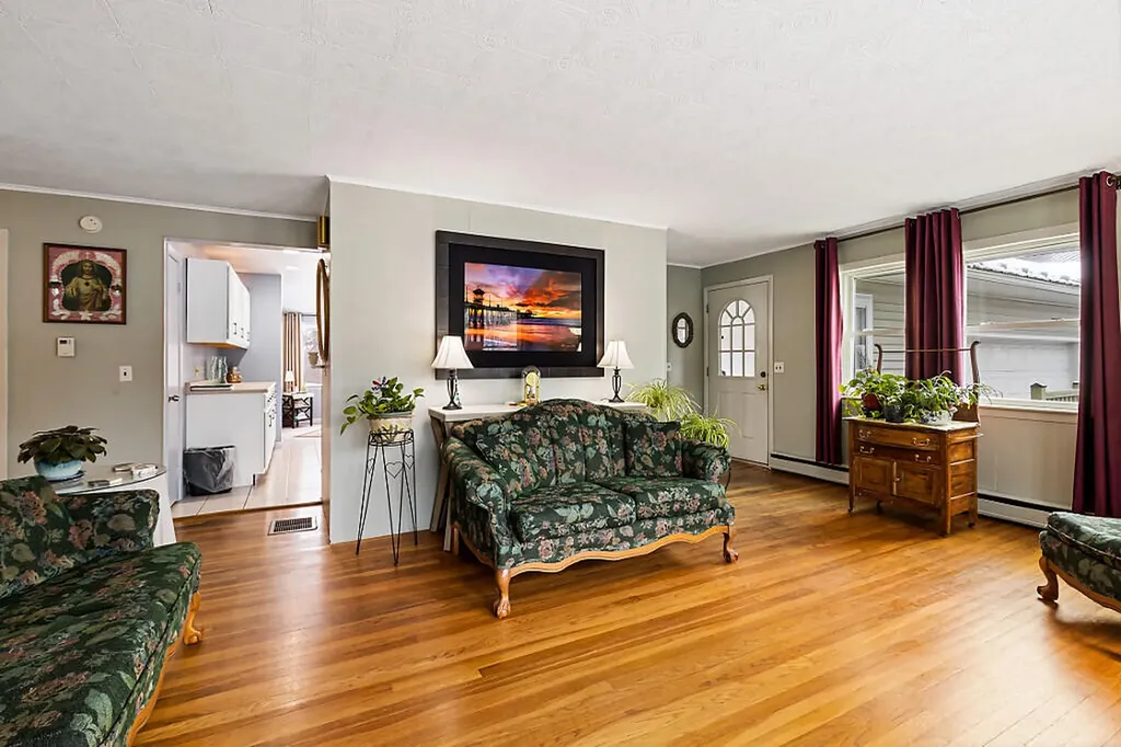 381 W River Road Augusta ME 04330
