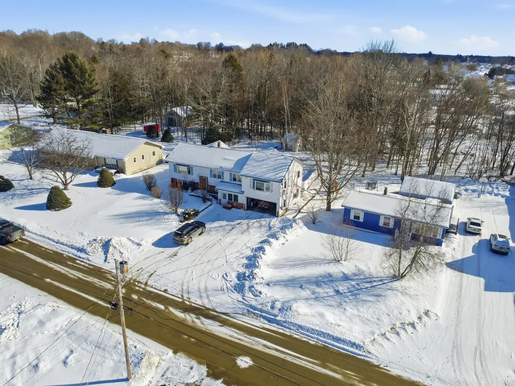 21 Independence Lane East Millinocket ME 04430