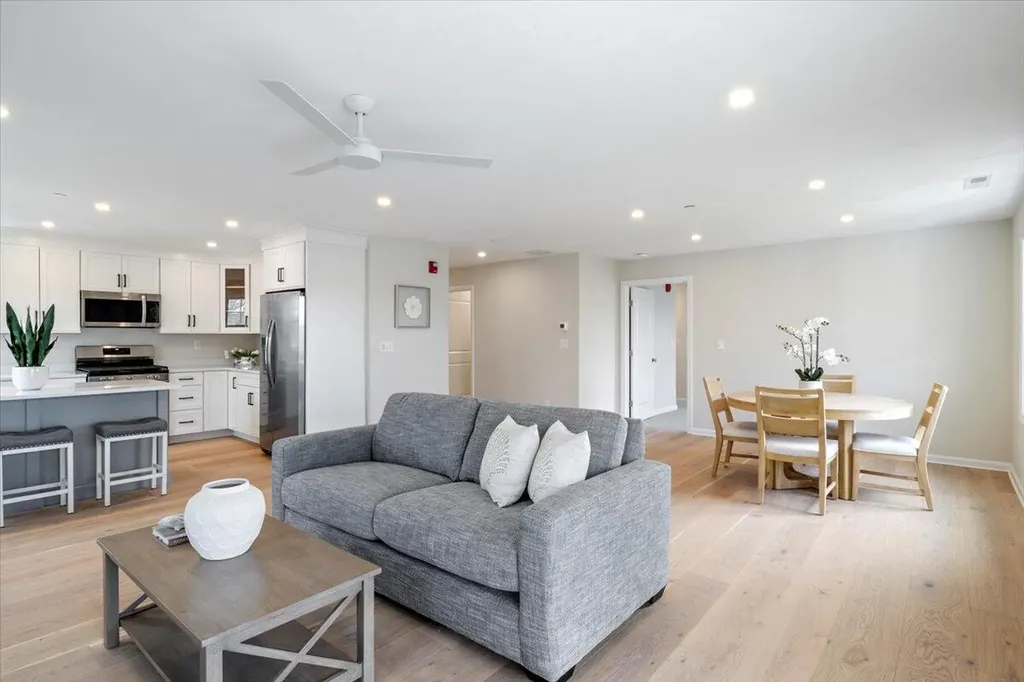 30-3 Regency Circle Kittery ME 03904