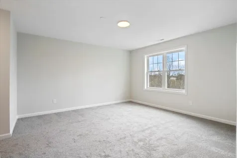 30-3 Regency Circle Kittery ME 03904