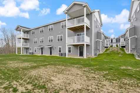30-3 Regency Circle Kittery ME 03904