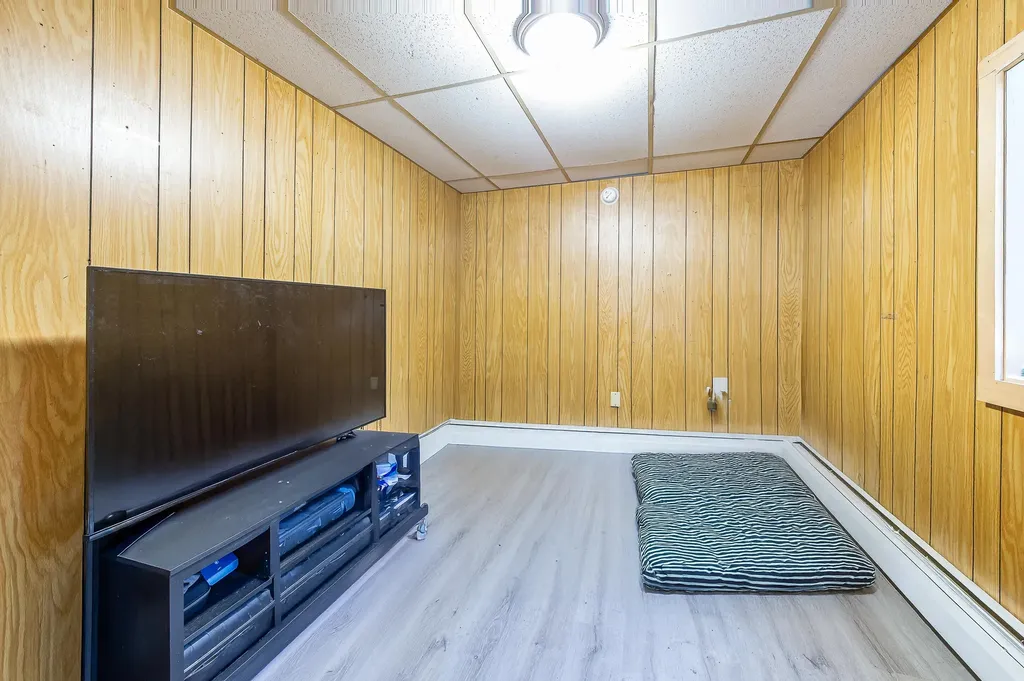 16 & 53 Osgood Avenue Mexico ME 04257