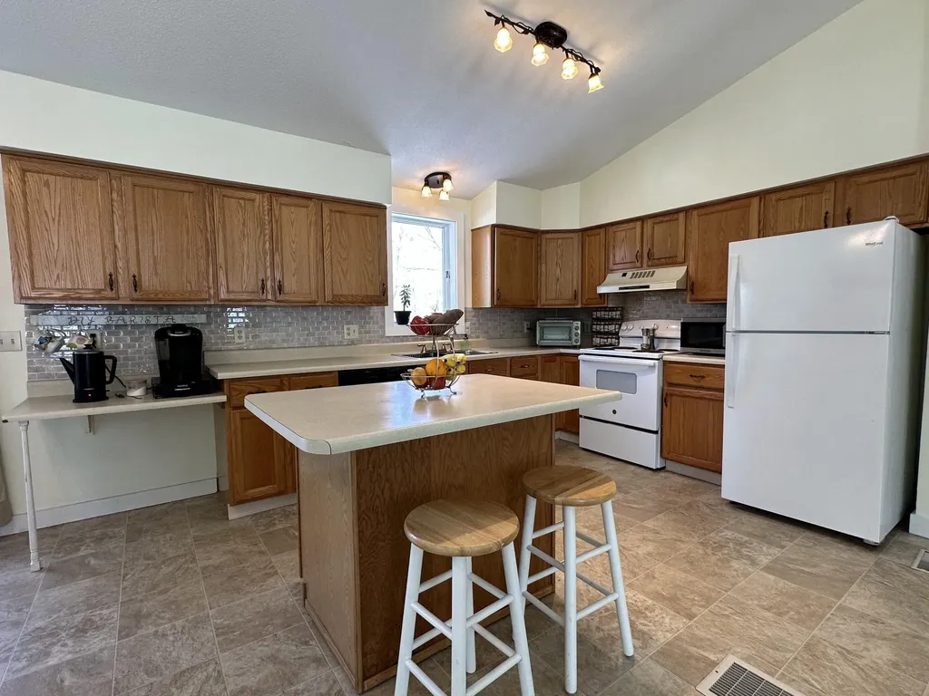 25 Yarmouth Road Gray ME 04039