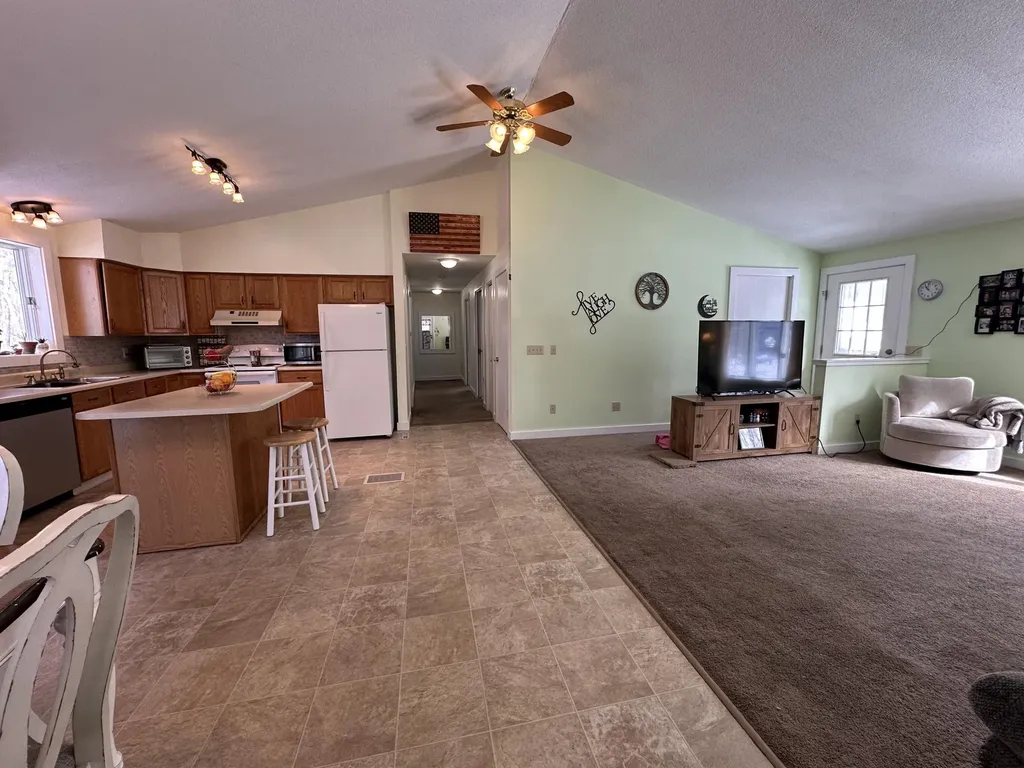 25 Yarmouth Road Gray ME 04039