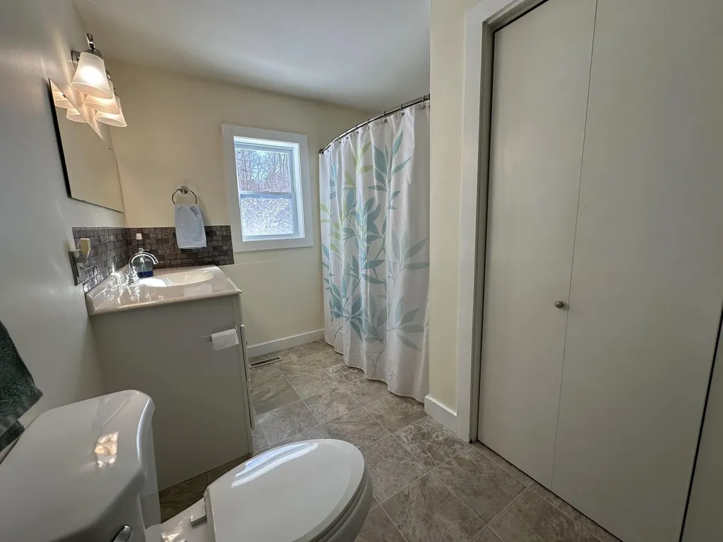25 Yarmouth Road Gray ME 04039