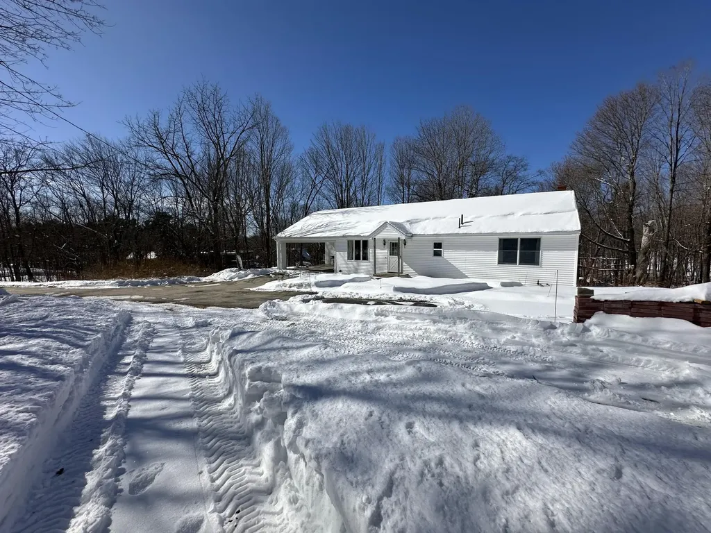 25 Yarmouth Road Gray ME 04039
