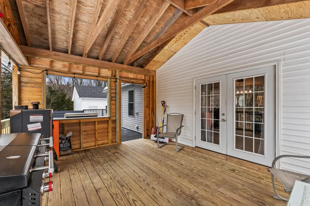 97 1st Street West Gardiner ME 04345