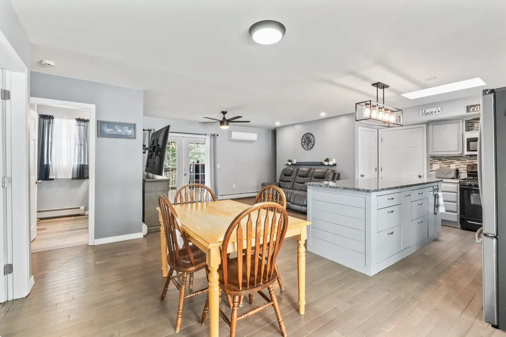 97 1st Street West Gardiner ME 04345