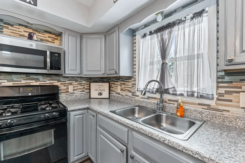 97 1st Street West Gardiner ME 04345