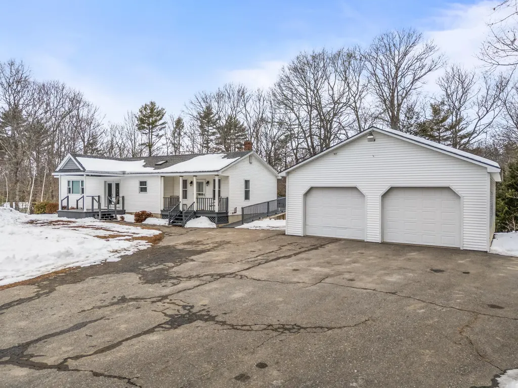 97 1st Street West Gardiner ME 04345