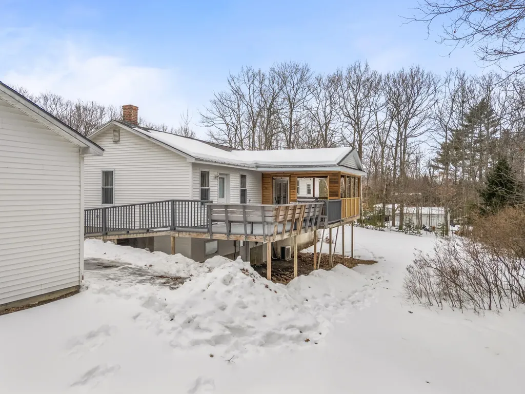 97 1st Street West Gardiner ME 04345