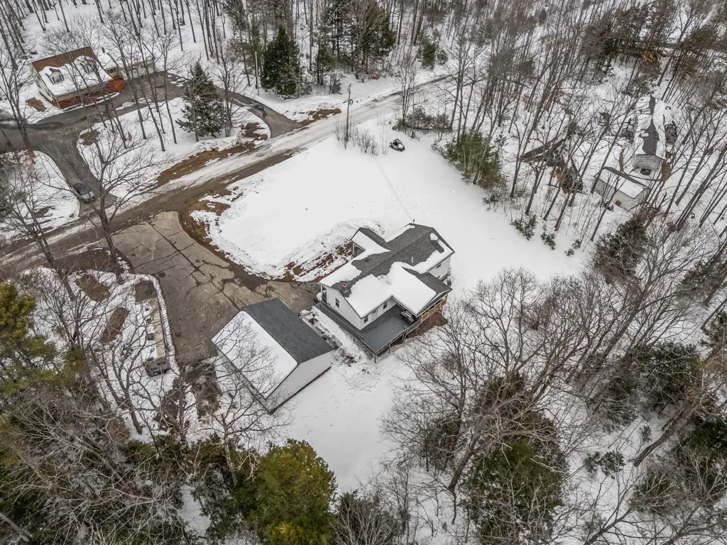 97 1st Street West Gardiner ME 04345