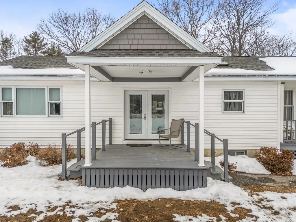 97 1st Street West Gardiner ME 04345