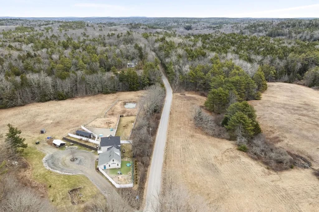 144 Middle Road Edgecomb ME 04556