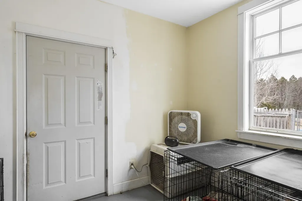 144 Middle Road Edgecomb ME 04556