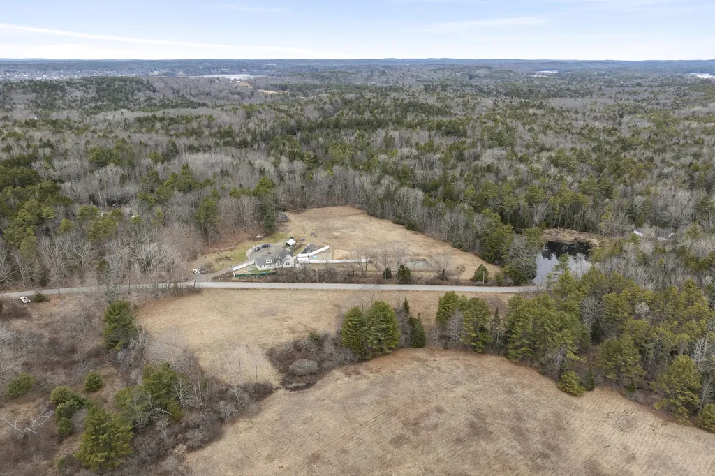 144 Middle Road Edgecomb ME 04556