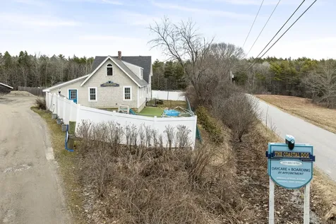144 Middle Road Edgecomb ME 04556