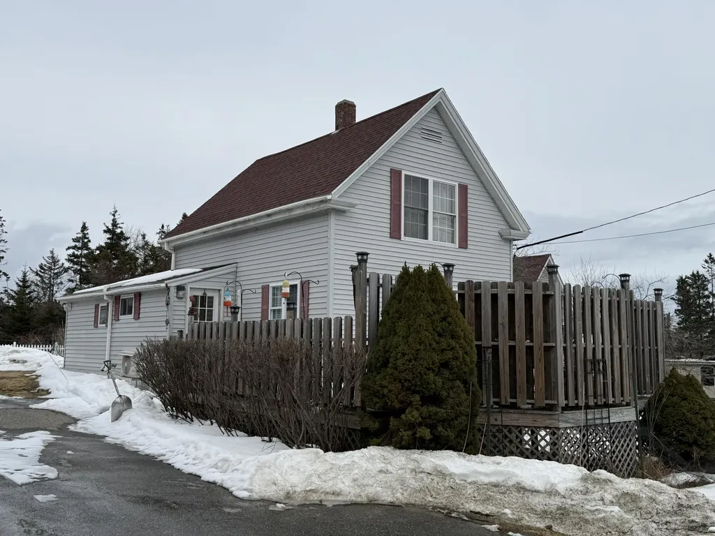 20 Tea Hill Road Stonington ME 04681
