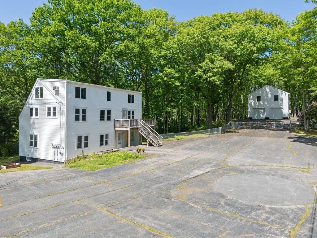 8-10 Bayview Lane Kittery ME 03904