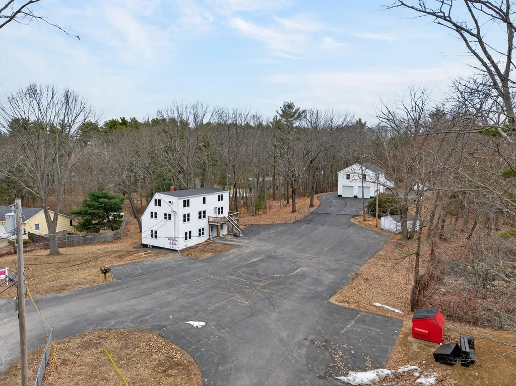 8-10 Bayview Lane Kittery ME 03904