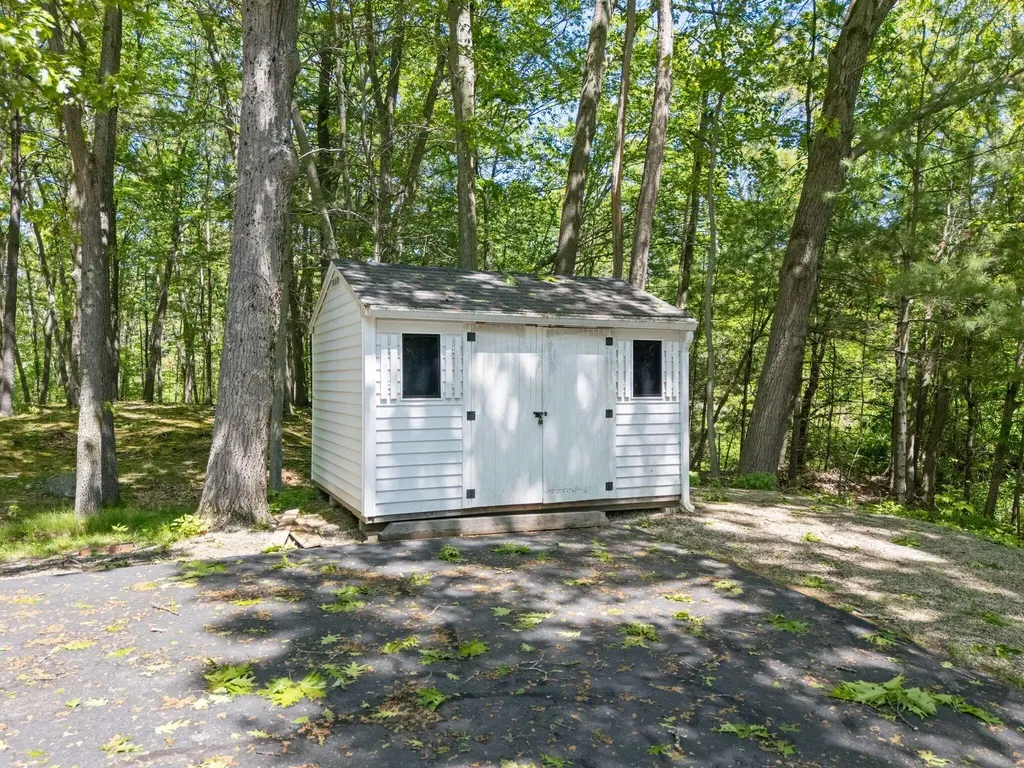 8-10 Bayview Lane Kittery ME 03904