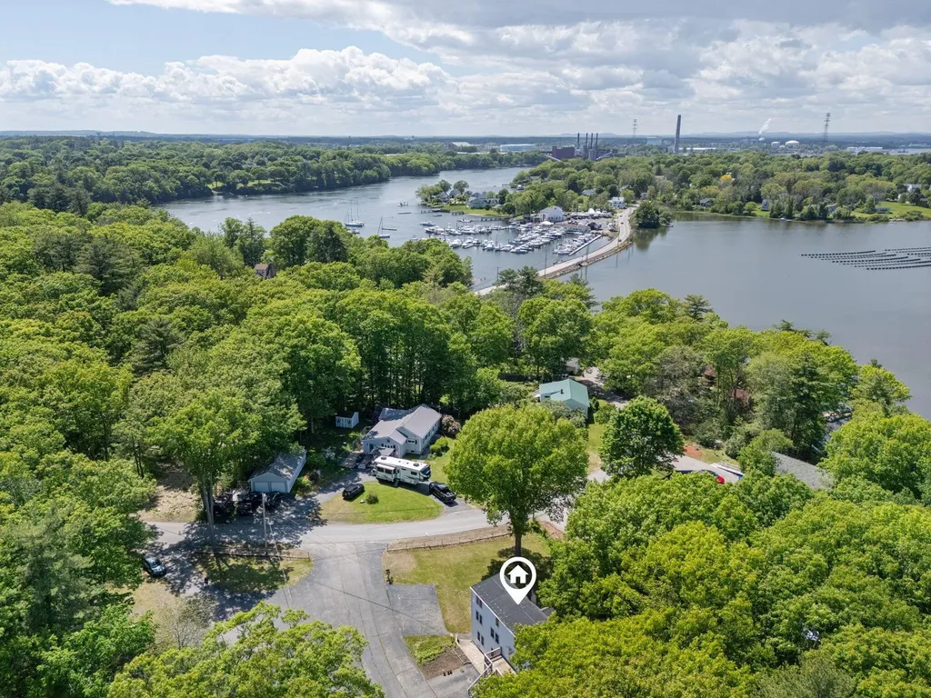 8-10 Bayview Lane Kittery ME 03904