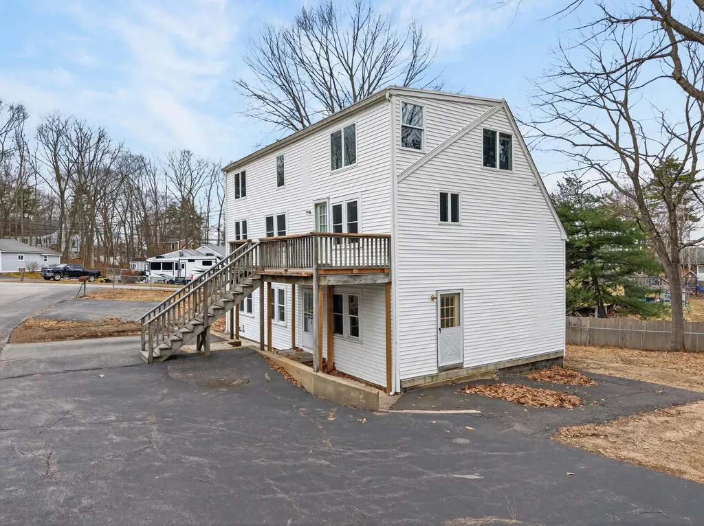 8-10 Bayview Lane Kittery ME 03904